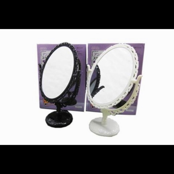 Princess Victorian Vanity Mirror Swivel Zoom 2X - Picture 2 of 6